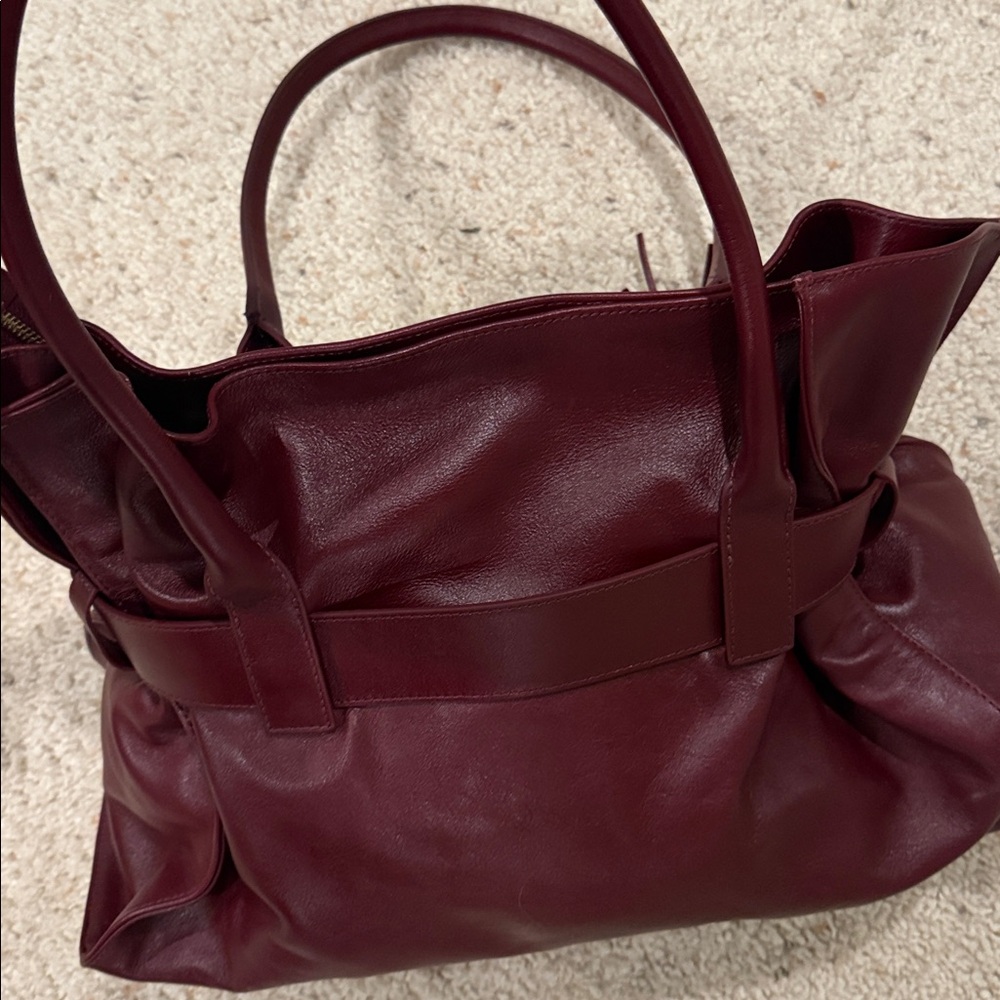 Arezzo Chic Maroon Leather Shoulder Bag with Gold Accent - Picture 7 of 16